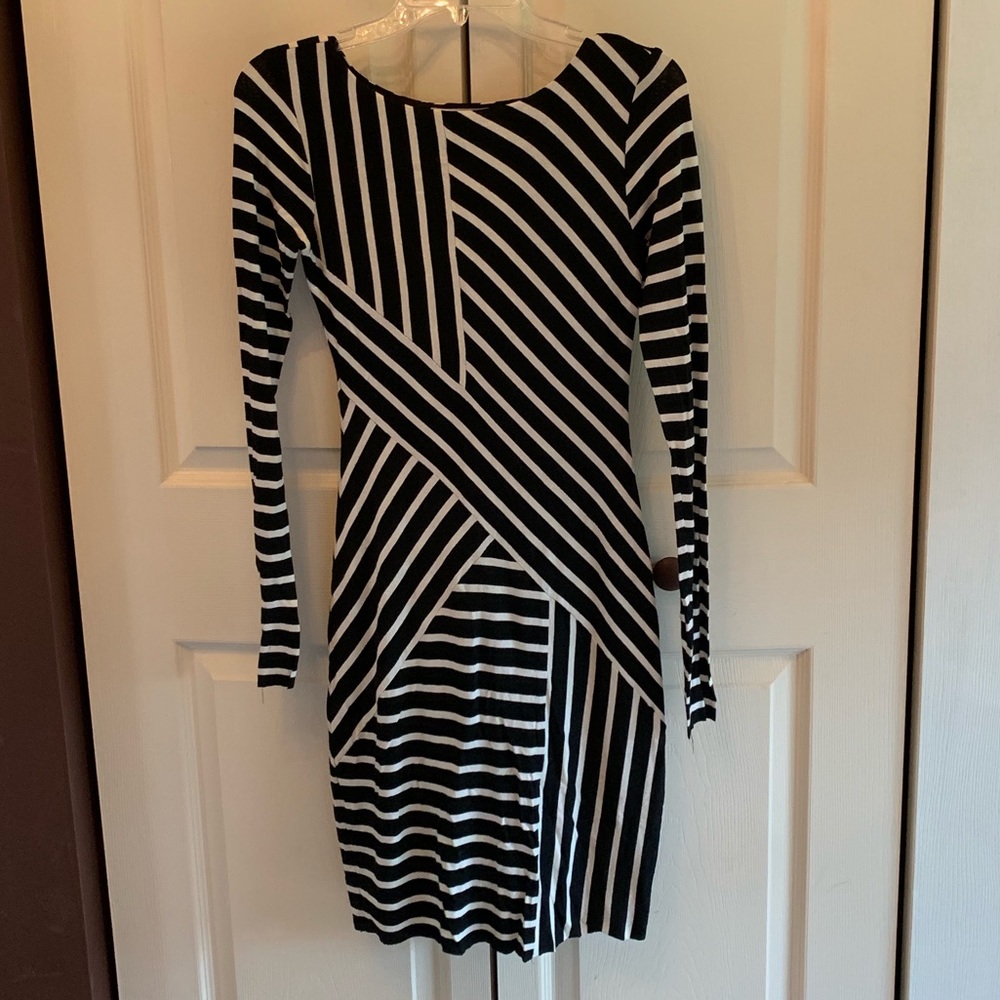 Bailey/44 small black and white dress